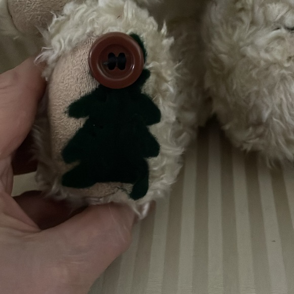 Christmas Bear - stitching - Picture 4 of 6